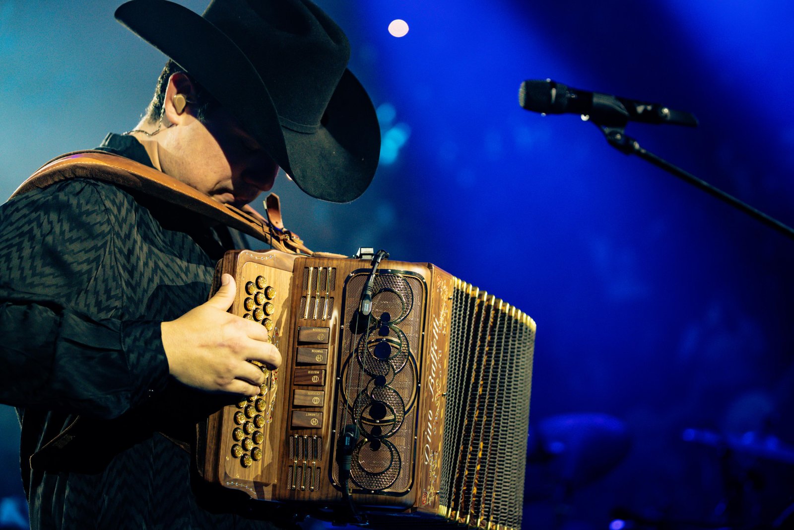 Alfredo Olivas en vivo
